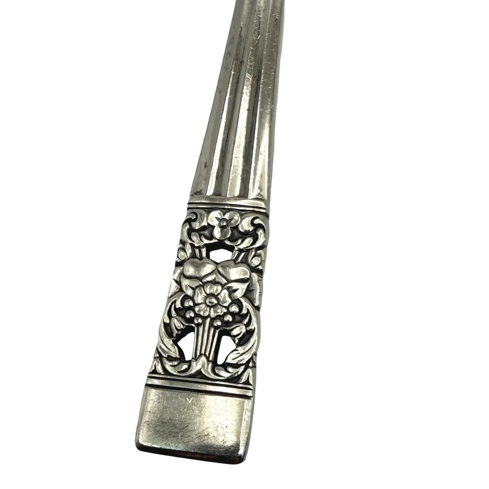 Vintage Silverplate Butter‎ Knife Floral Pierced Handle ~6.5